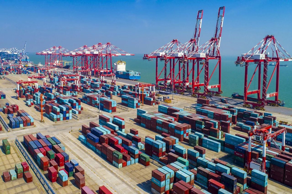 UPDATE – China’s exports jump in March, imports contract at faster pace