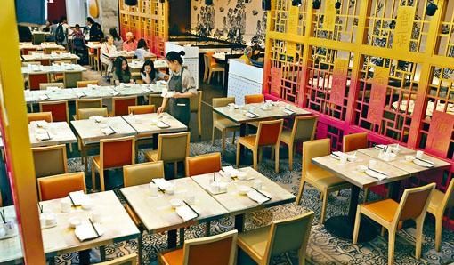 Virus outbreak hit restaurants hard, industry calls for government support