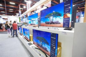 TV panel prices drop below costs, capacity utilization may hit lowest since 2008 in third quarter – Omdia