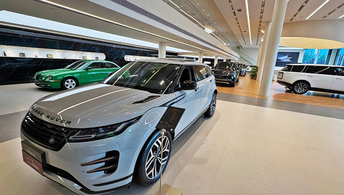 JLR